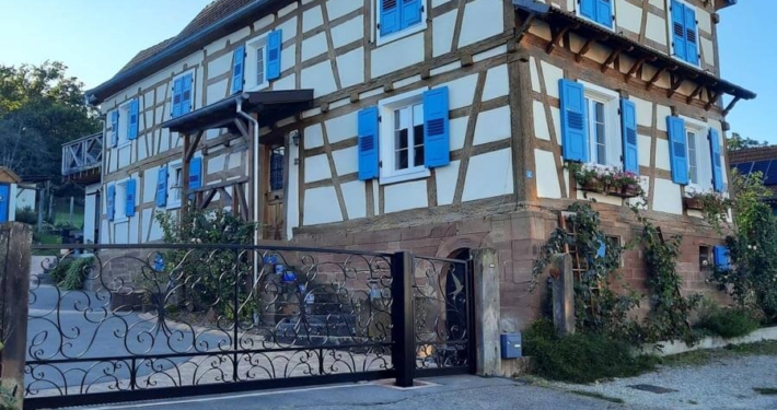 Portail coulissant et portillon en fer forgé