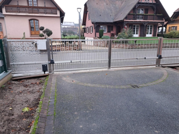 clôture avec portail et garde corps