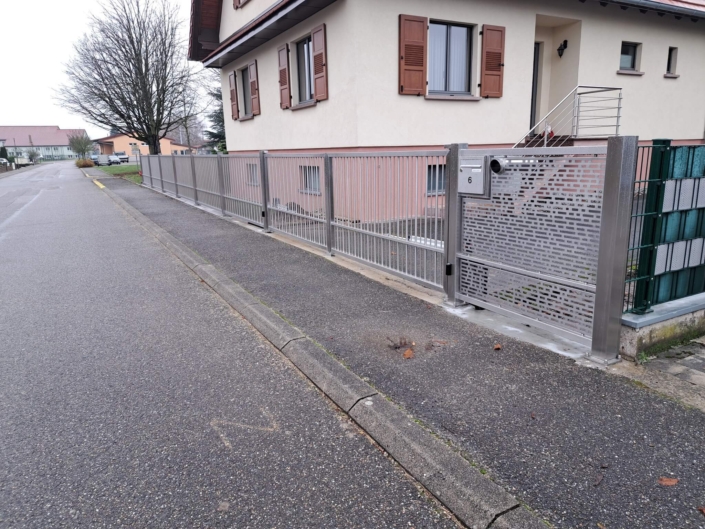 clôture avec portail et garde corps