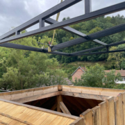 Pose d’une verrière type puit de lumière à Sturtzelbronn.