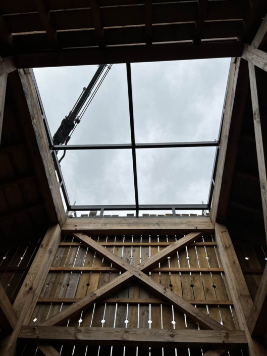 Pose d’une verrière type puit de lumière à Sturtzelbronn.