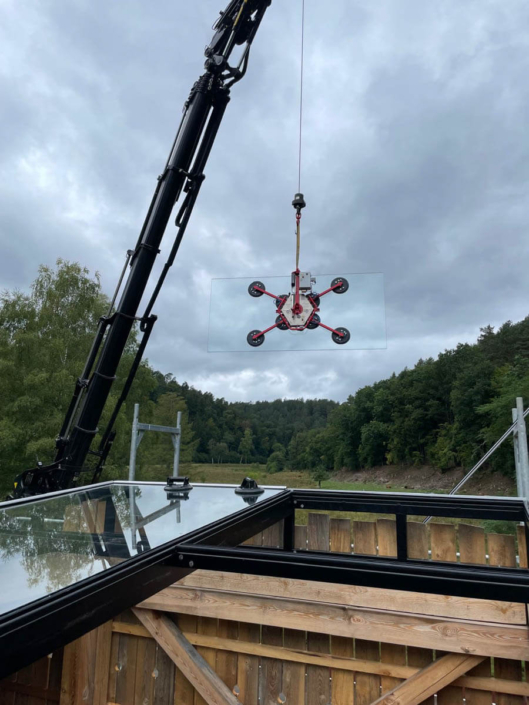 Pose d’une verrière type puit de lumière à Sturtzelbronn.