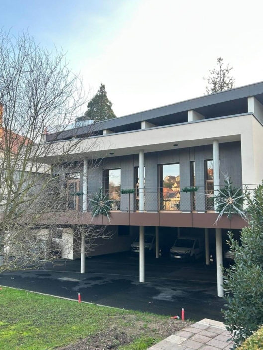 Fabrication et pose de garde-corps, mains courantes et brise-soleil extérieurs