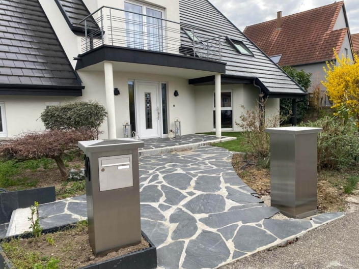 Fabrication et pose de colonnes métalliques et d’un carport trapézoïdale à Soultz-Sous-Forêts