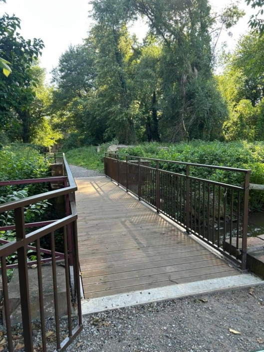 Fabrication et pose d’une passerelle piétonne à Mertzwiller Fabrication et pose d’une passerelle piétonne à Mertzwiller